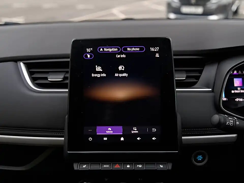 Used 2026 Renault Zoe Iconic Purple - Interior and Exterior details 15
