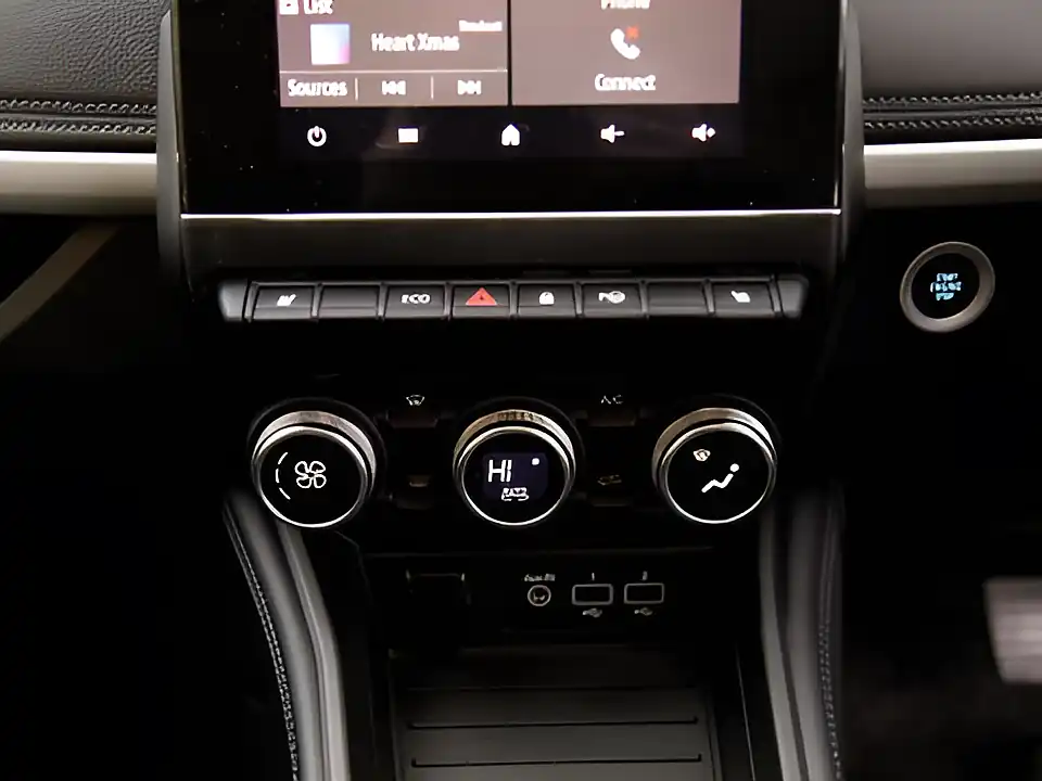 Used 2026 Renault Zoe Iconic Purple - Interior and Exterior details 19