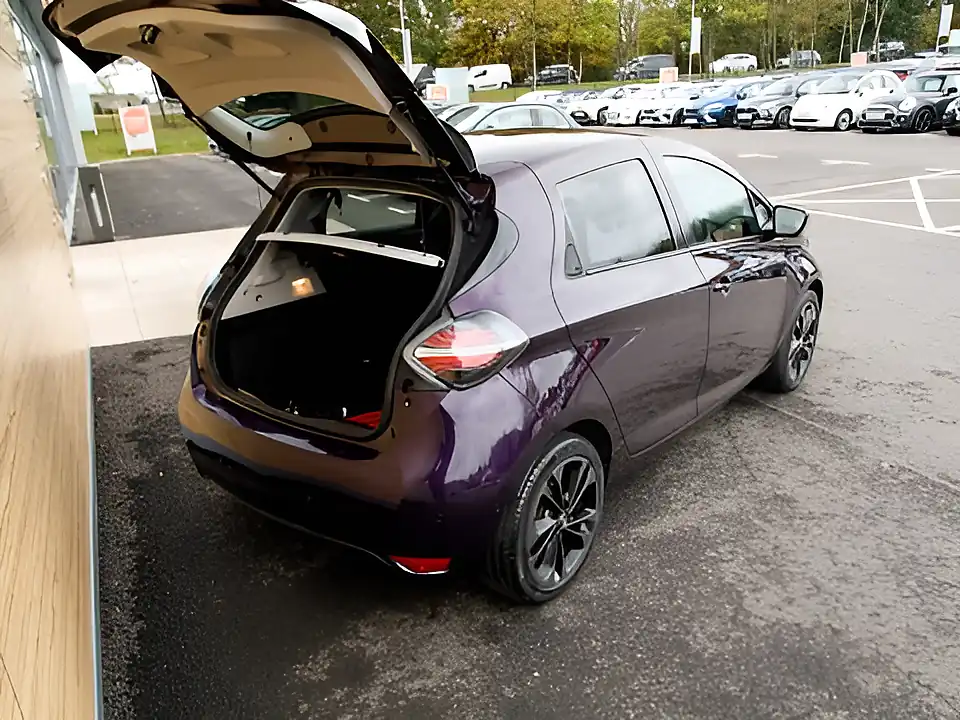 Used 2026 Renault Zoe Iconic Purple - Interior and Exterior details 20