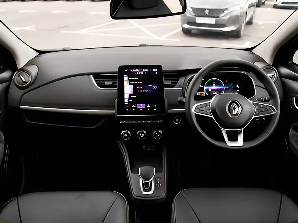Used 2026 Renault Zoe Iconic Purple - Interior and Exterior details 3