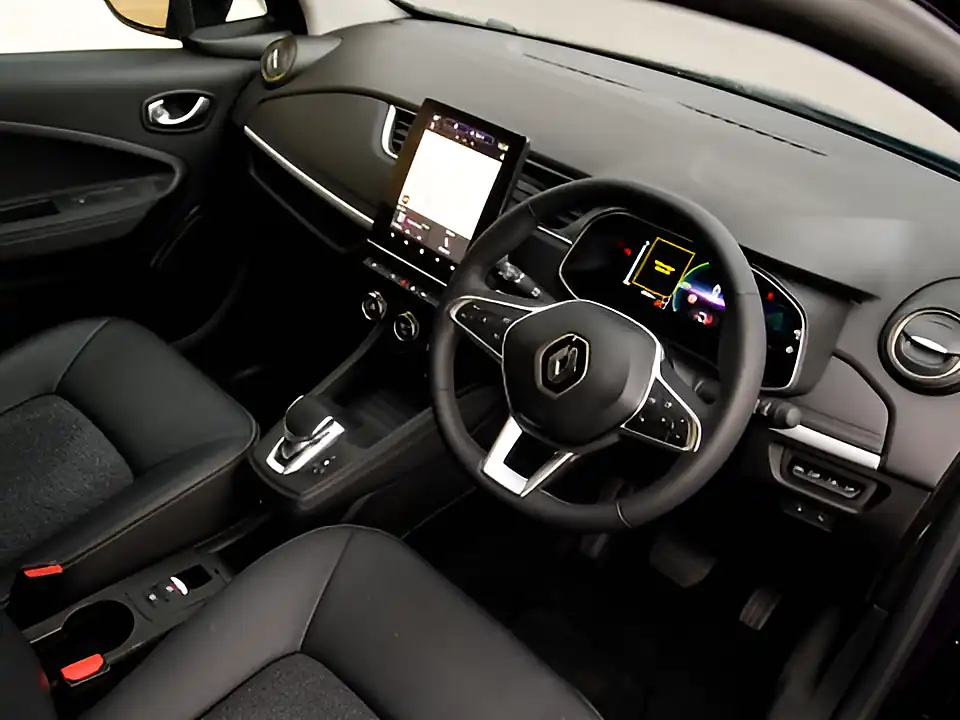 Used 2026 Renault Zoe Iconic Purple - Interior and Exterior details 4