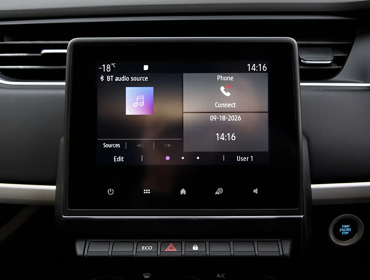 Used 2026 Renault Zoe Se White - Interior and Exterior details 12