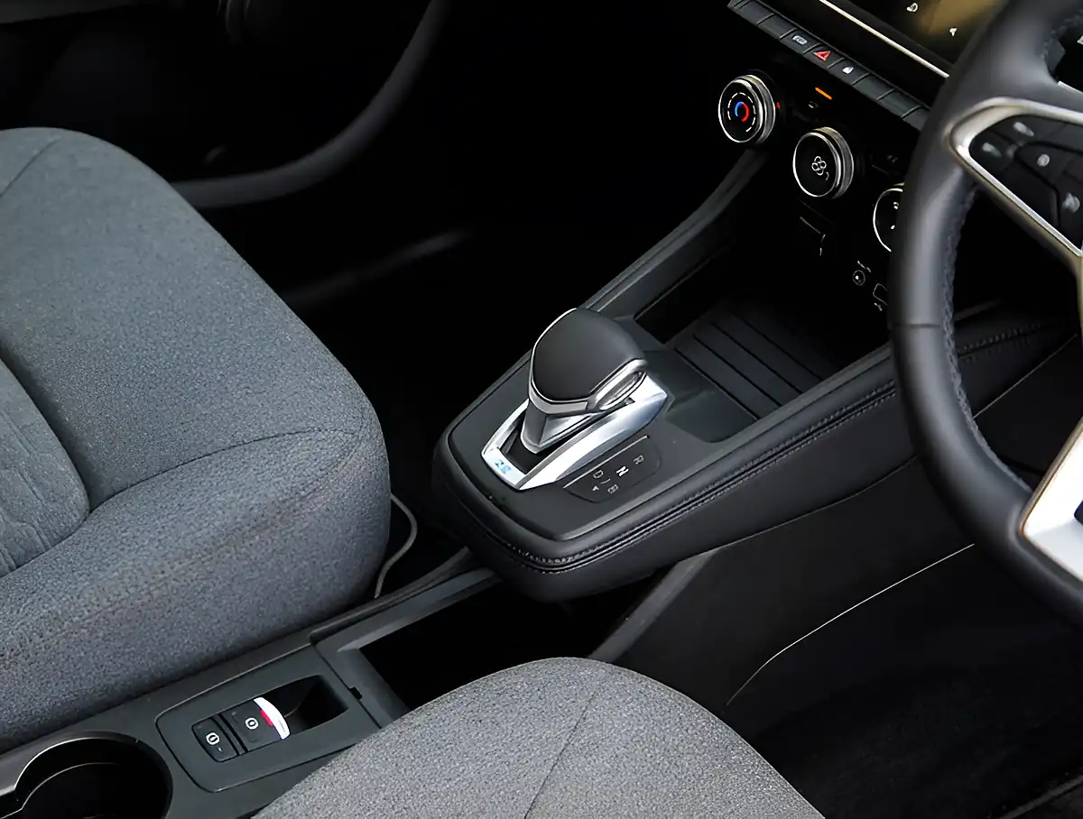 Used 2026 Renault Zoe Se White - Interior and Exterior details 18