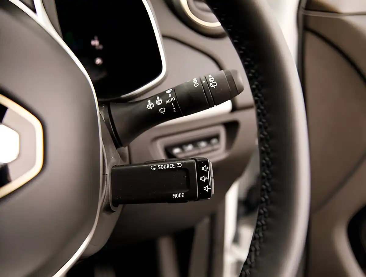 Used 2026 Renault Zoe Techno White - Interior and Exterior details 11