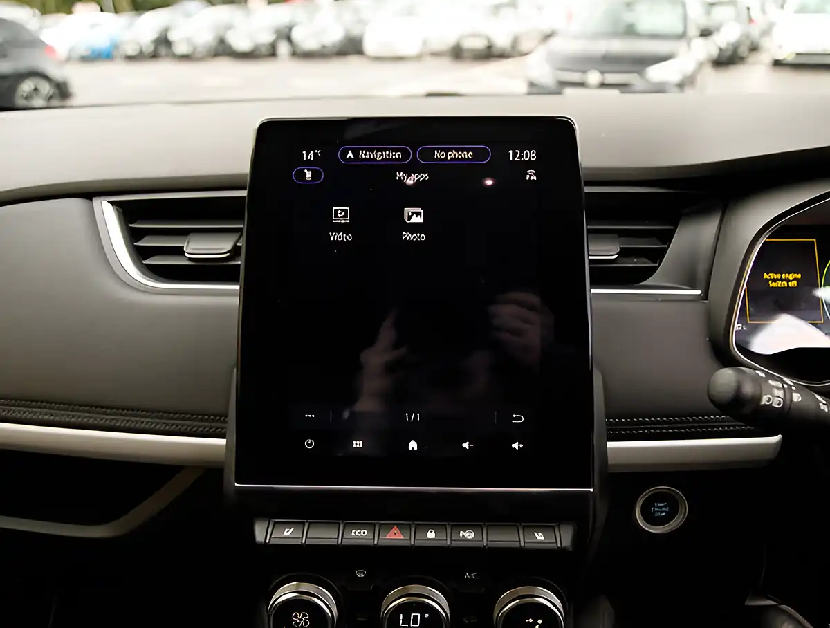 Used 2026 Renault Zoe Techno White - Interior and Exterior details 15