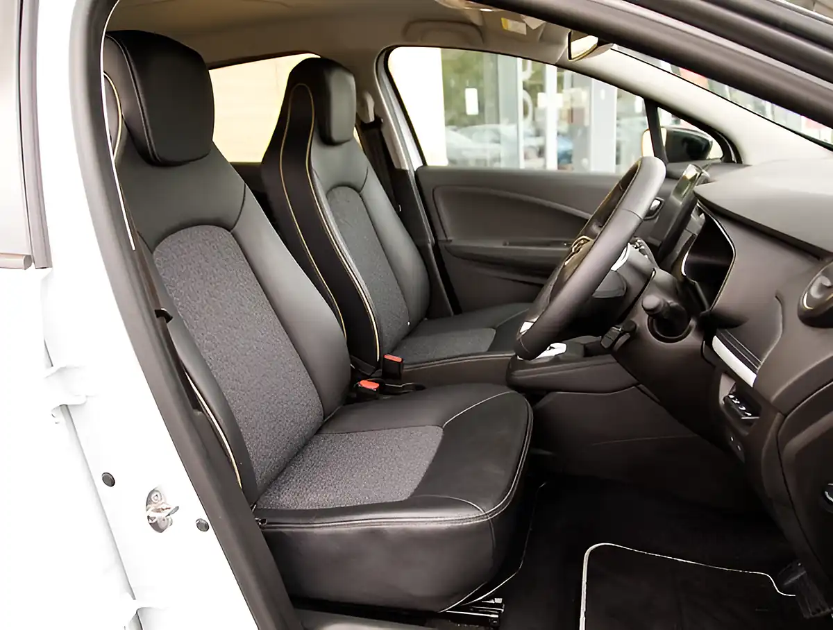 Used 2026 Renault Zoe Techno White - Interior and Exterior details 18