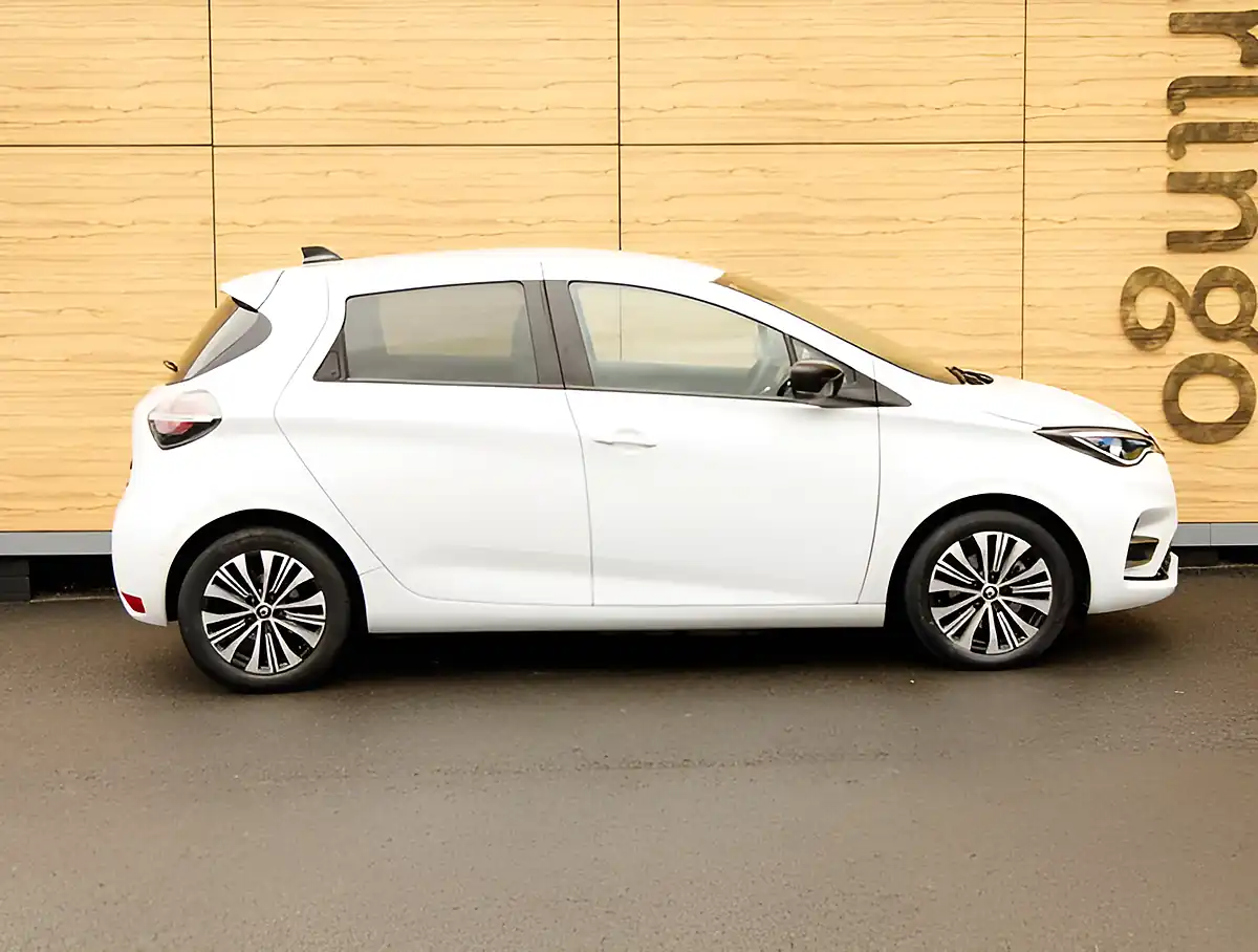 Used 2026 Renault Zoe Techno White - Interior and Exterior details 8