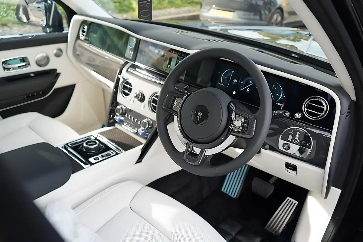 Used 2026 Rolls-Royce Cullinan Series Ii Black Badge Black - Interior and Exterior details 15