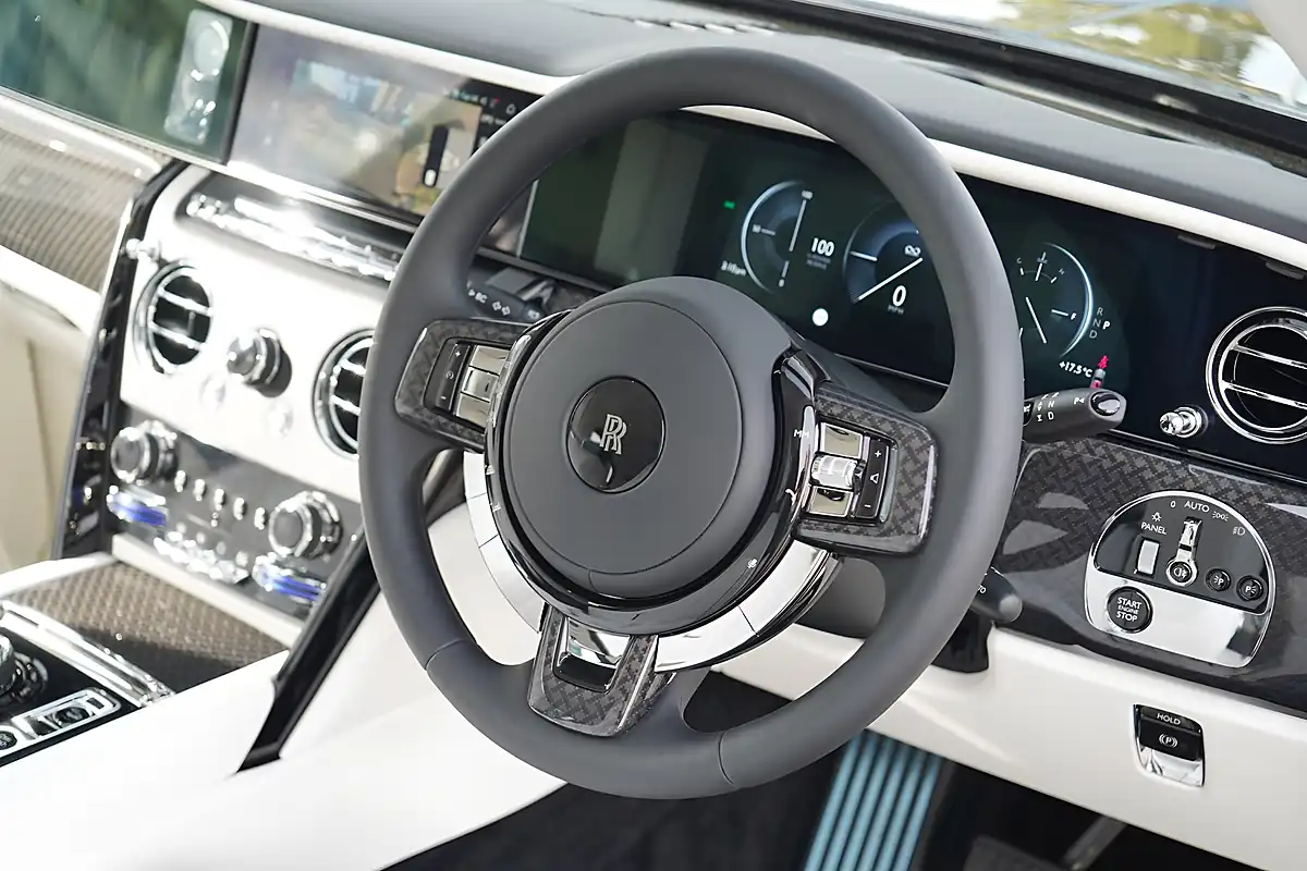 Used 2026 Rolls-Royce Cullinan Series Ii Black Badge Black - Interior and Exterior details 16