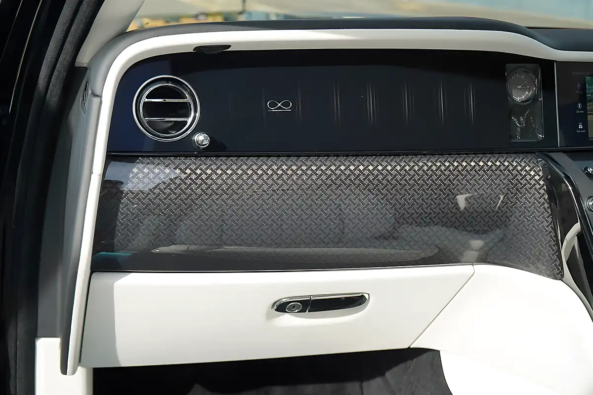 Used 2026 Rolls-Royce Cullinan Series Ii Black Badge Black - Interior and Exterior details 18