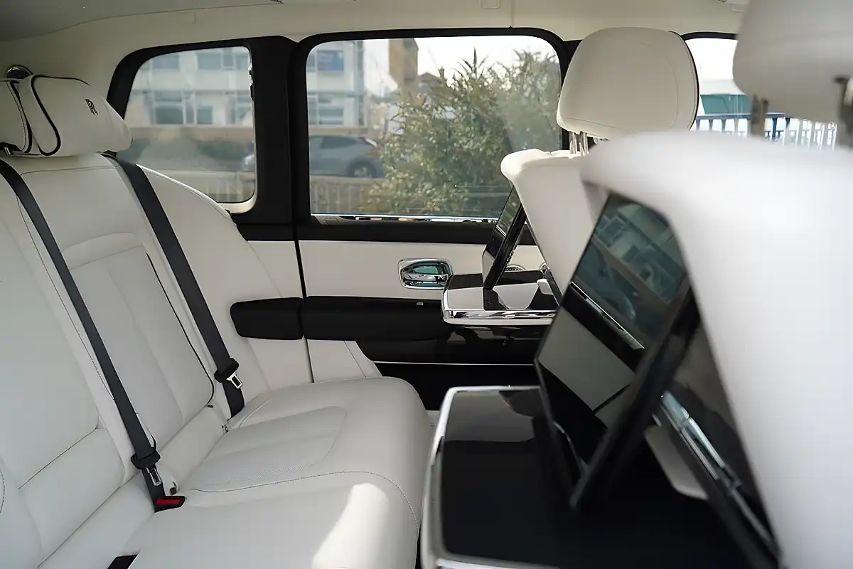 Used 2026 Rolls-Royce Cullinan Series Ii Black Badge Black - Interior and Exterior details 19