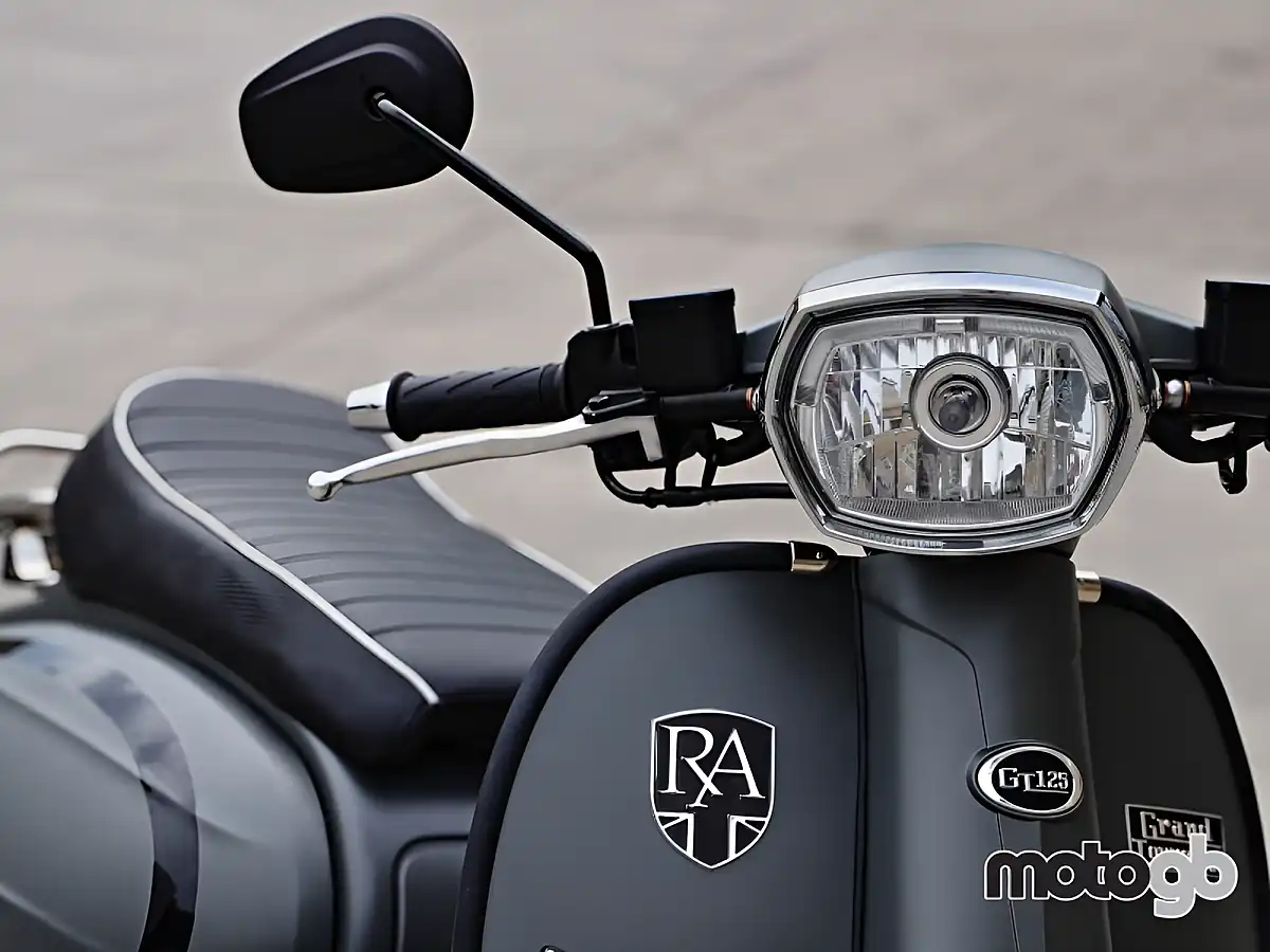Used 2026 Royal Alloy GT 125 Grey - Interior and Exterior details 12