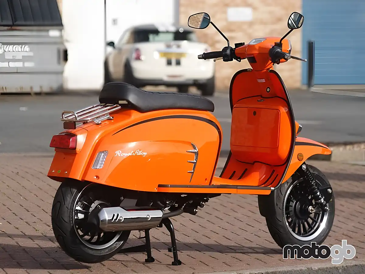 Used 2026 Royal Alloy GT 125 Grey - Interior and Exterior details 8