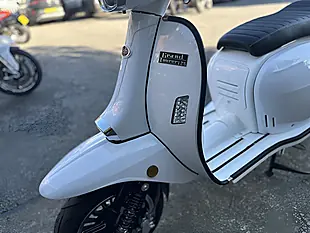 Used 2026 Royal Alloy GT125 Ac Cbs White - Interior and Exterior details 10