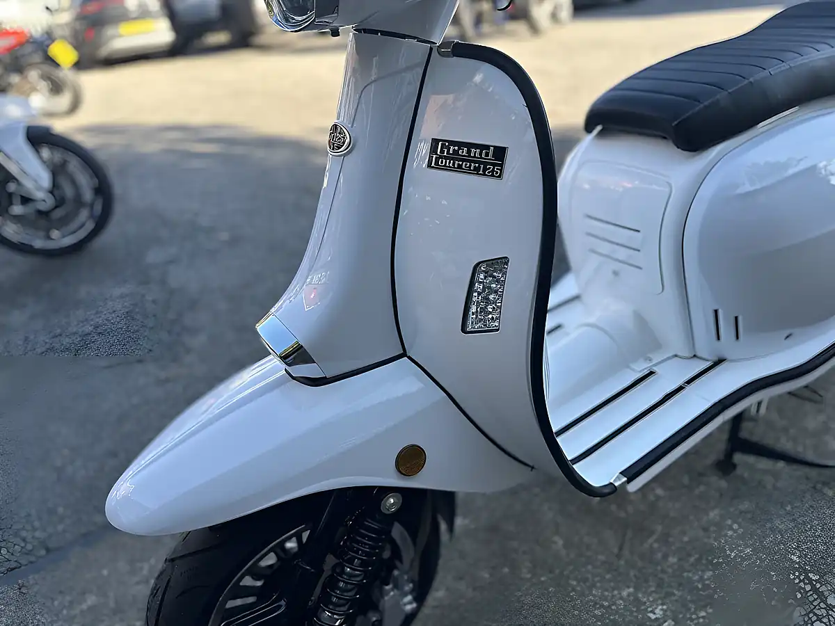 Used 2026 Royal Alloy GT125 Ac Cbs White - Interior and Exterior details 10