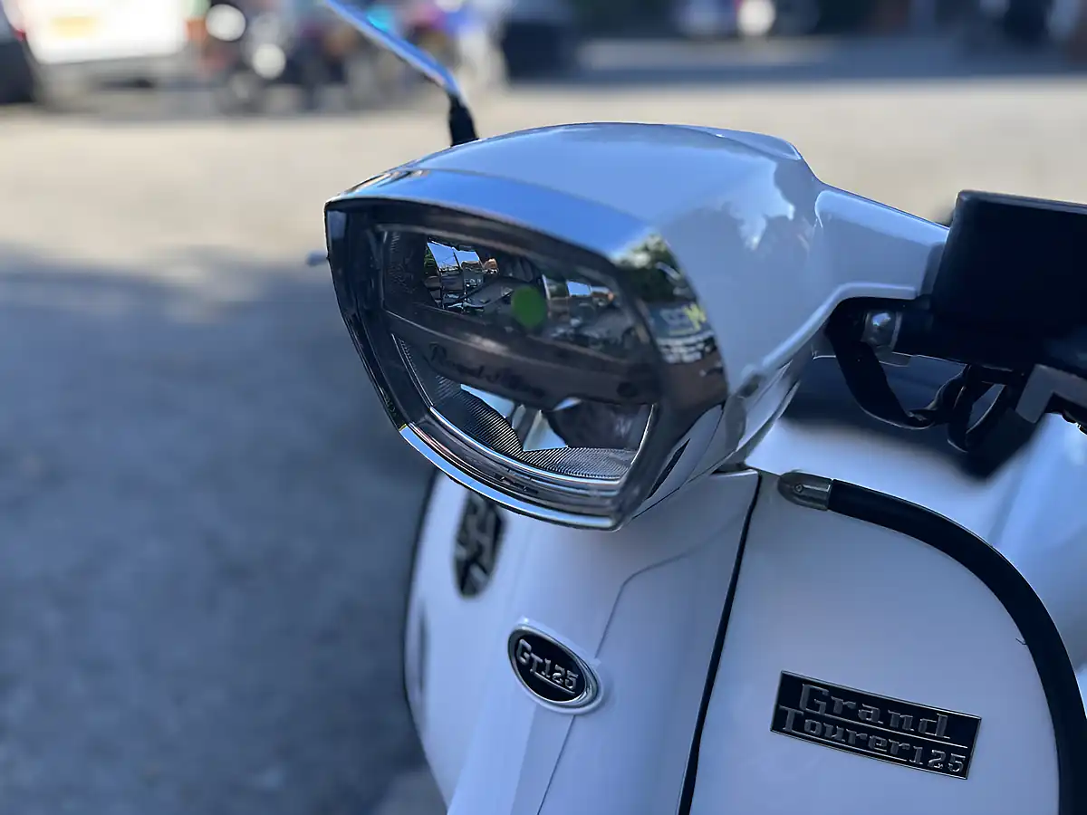 Used 2026 Royal Alloy GT125 Ac Cbs White - Interior and Exterior details 12
