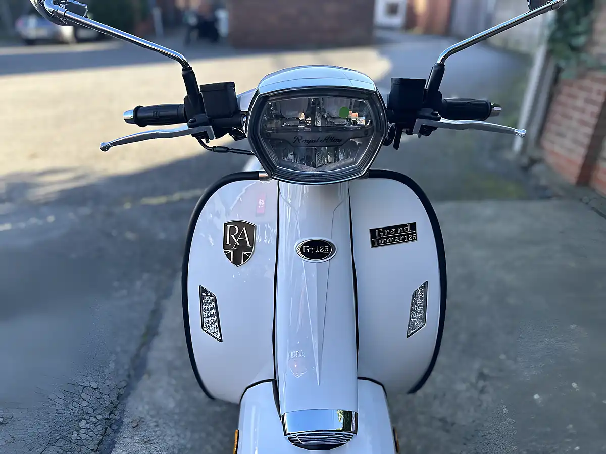Used 2026 Royal Alloy GT125 Ac Cbs White - Interior and Exterior details 13