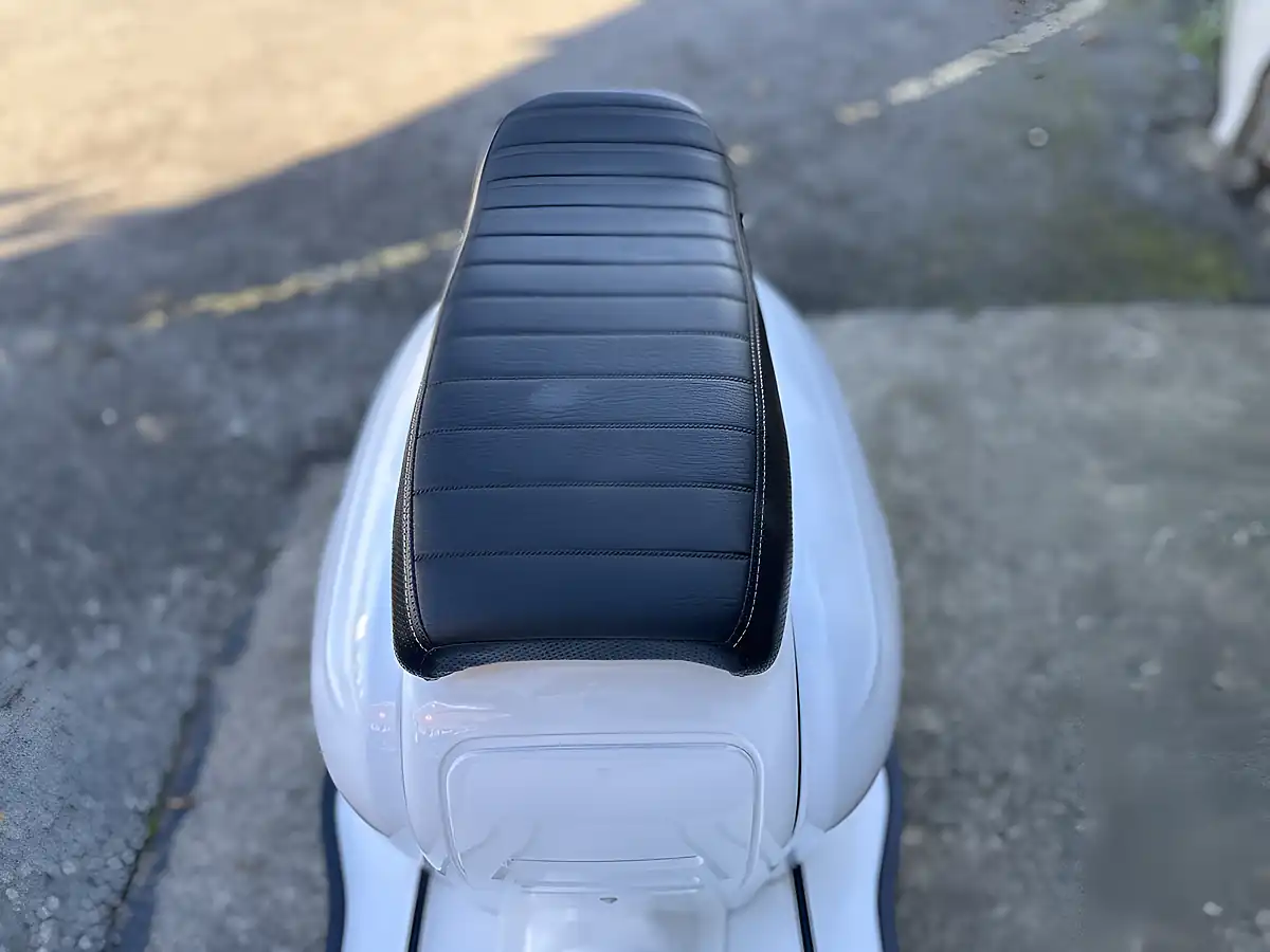 Used 2026 Royal Alloy GT125 Ac Cbs White - Interior and Exterior details 14