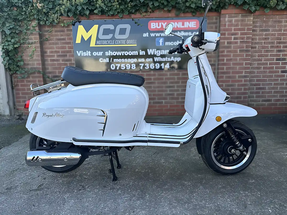 Used 2026 Royal Alloy GT125 Ac Cbs White - Interior and Exterior details 19