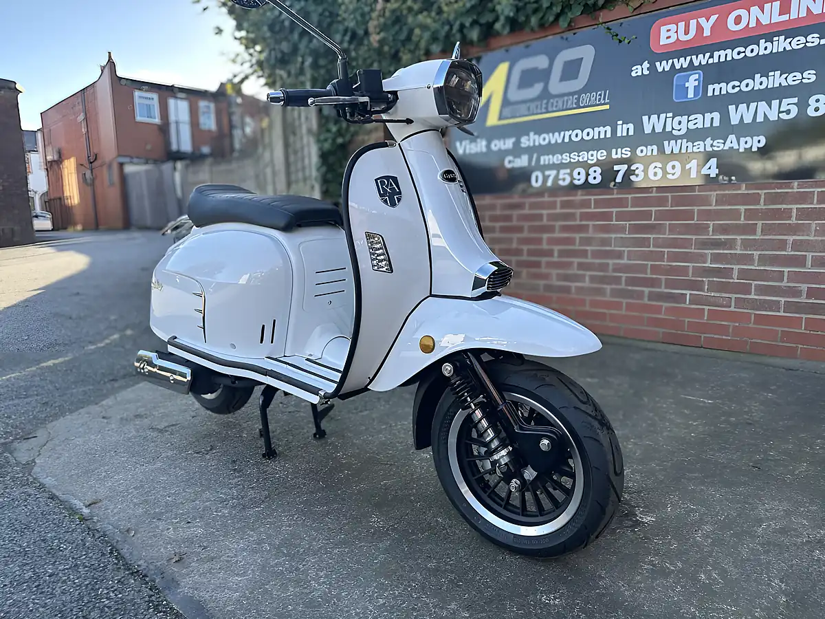 Used 2026 Royal Alloy GT125 Ac Cbs White - Interior and Exterior details 2