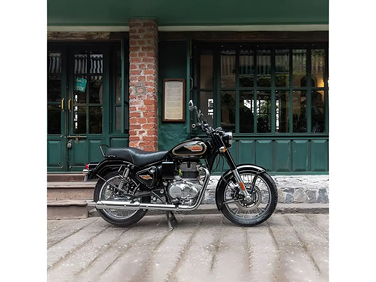 Used 2026 Royal Enfield Bullet 350 Black Gold Black Gold - Interior and Exterior details 4