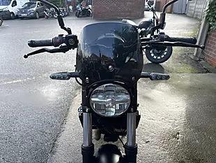 Used 2026 Royal Enfield Guerrilla 450 Apex Grey and Black - Interior and Exterior details 5