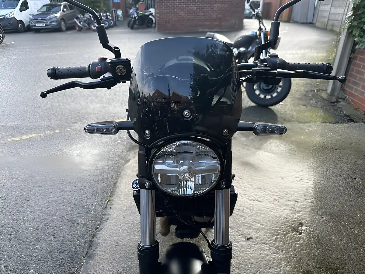 Used 2026 Royal Enfield Guerrilla 450 Apex Grey and Black - Interior and Exterior details 5