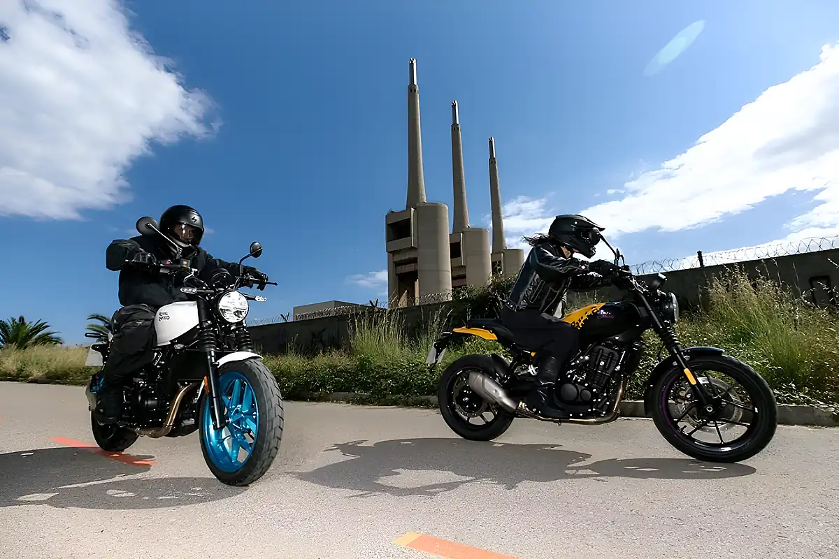 Used 2026 Royal Enfield Guerrilla 450 Playa Black - Interior and Exterior details 6