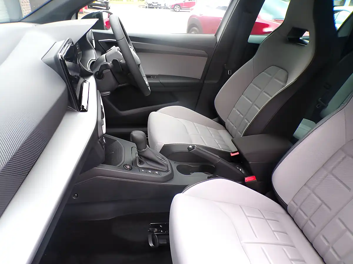 Used 2026 SEAT Arona Fr Sport White - Interior and Exterior details 14