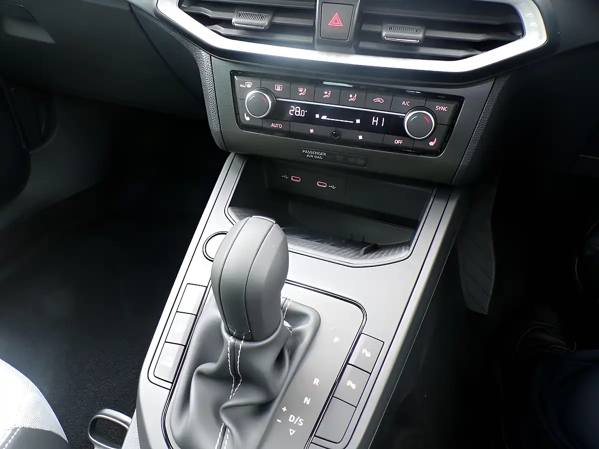 Used 2026 SEAT Arona Fr Sport White - Interior and Exterior details 16