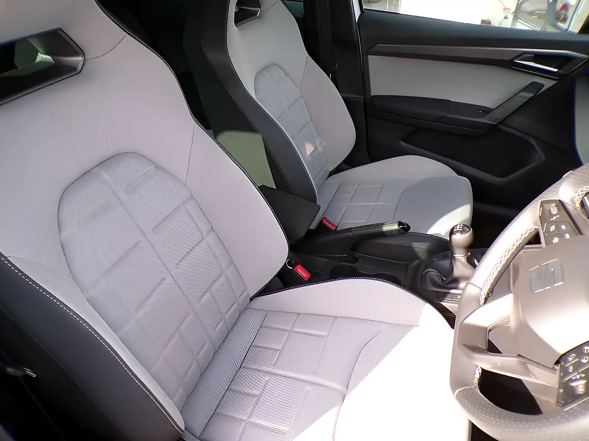 Used 2026 SEAT Arona Fr Sport White - Interior and Exterior details 12
