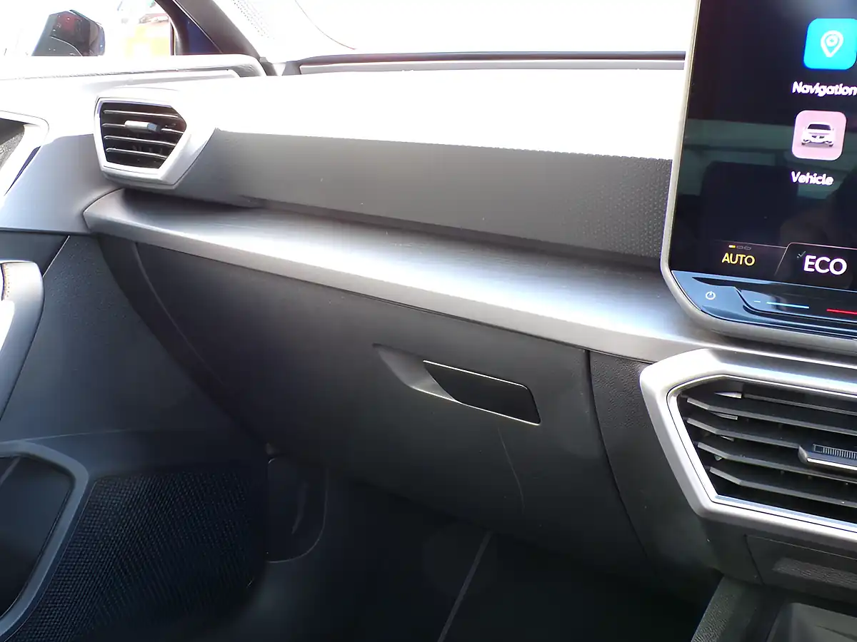 Used 2026 SEAT Leon Fr Black Edition Blue - Interior and Exterior details 19
