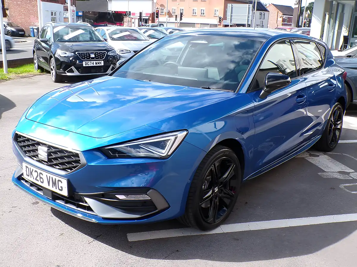 Used 2026 SEAT Leon Fr Black Edition Blue - Interior and Exterior details 4