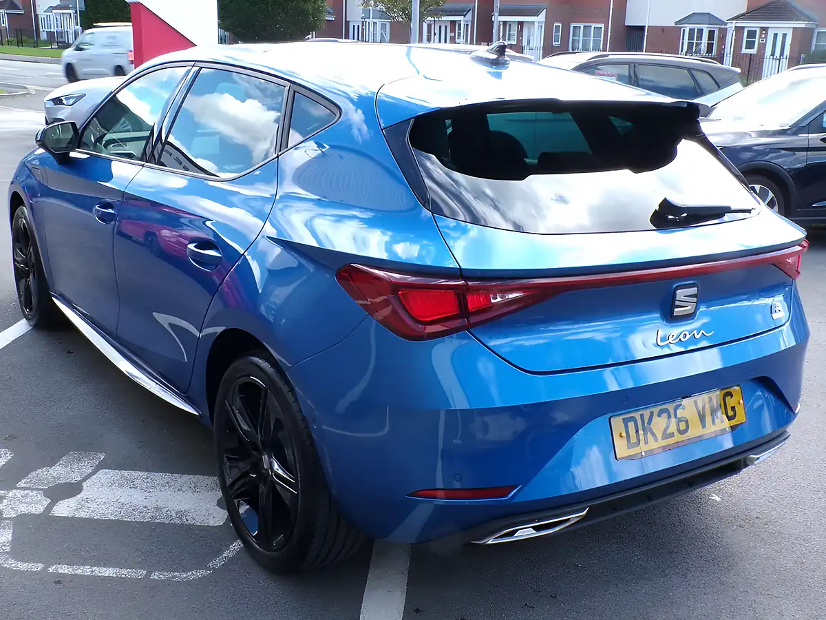 Used 2026 SEAT Leon Fr Black Edition Blue - Interior and Exterior details 5