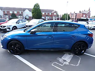 Used 2026 SEAT Leon Fr Black Edition Blue - Interior and Exterior details 7