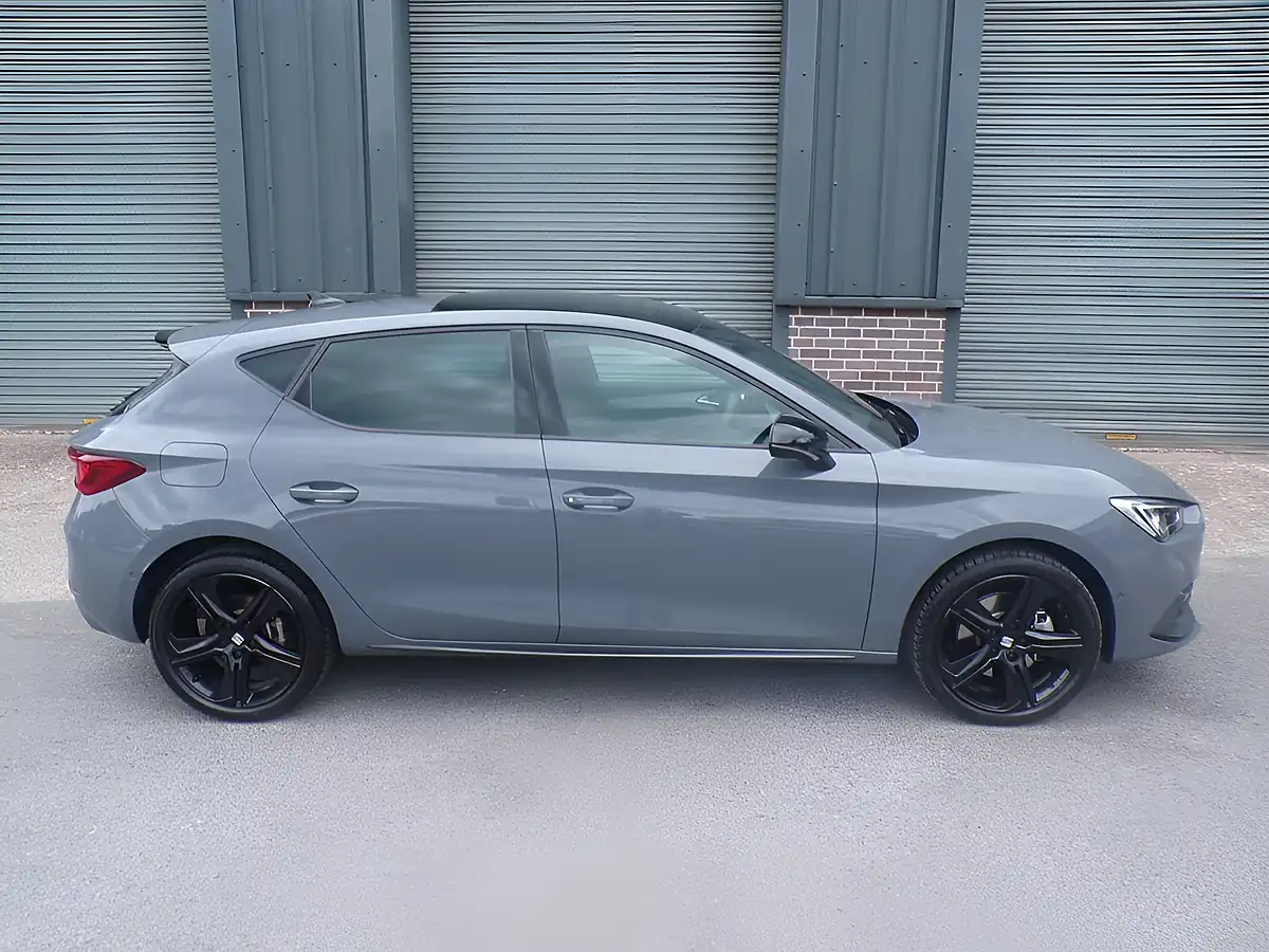 Used 2026 SEAT Leon Fr Black Edition Grey - Interior and Exterior details 4
