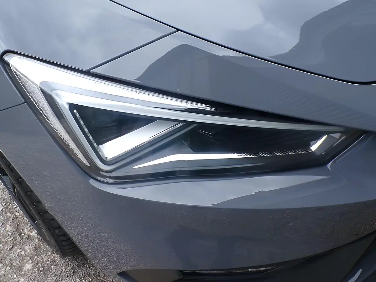 Used 2026 SEAT Leon Fr Black Edition Grey - Interior and Exterior details 9
