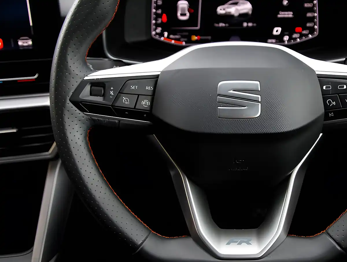 Used 2026 SEAT Leon Fr Blue - Interior and Exterior details 12