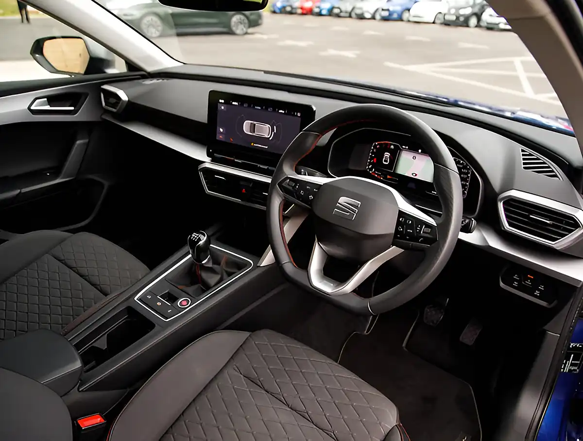 Used 2026 SEAT Leon Fr Blue - Interior and Exterior details 4