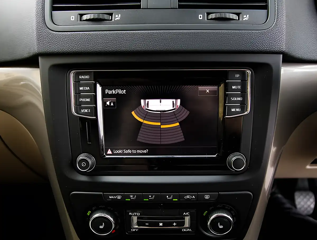 Used 2026 Skoda Yeti Outdoor Se L Black - Interior and Exterior details 16