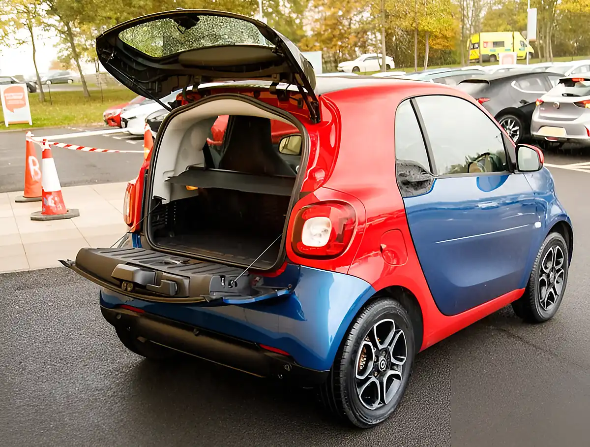 Used 2026 Smart Fortwo Coupe Prime Premium Red - Interior and Exterior details 20