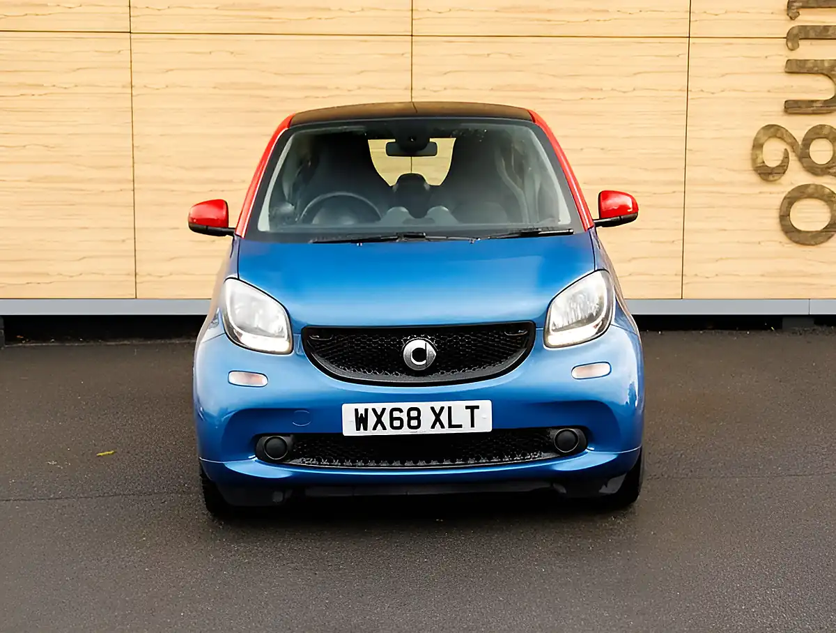 Used 2026 Smart Fortwo Coupe Prime Premium Red - Interior and Exterior details 5