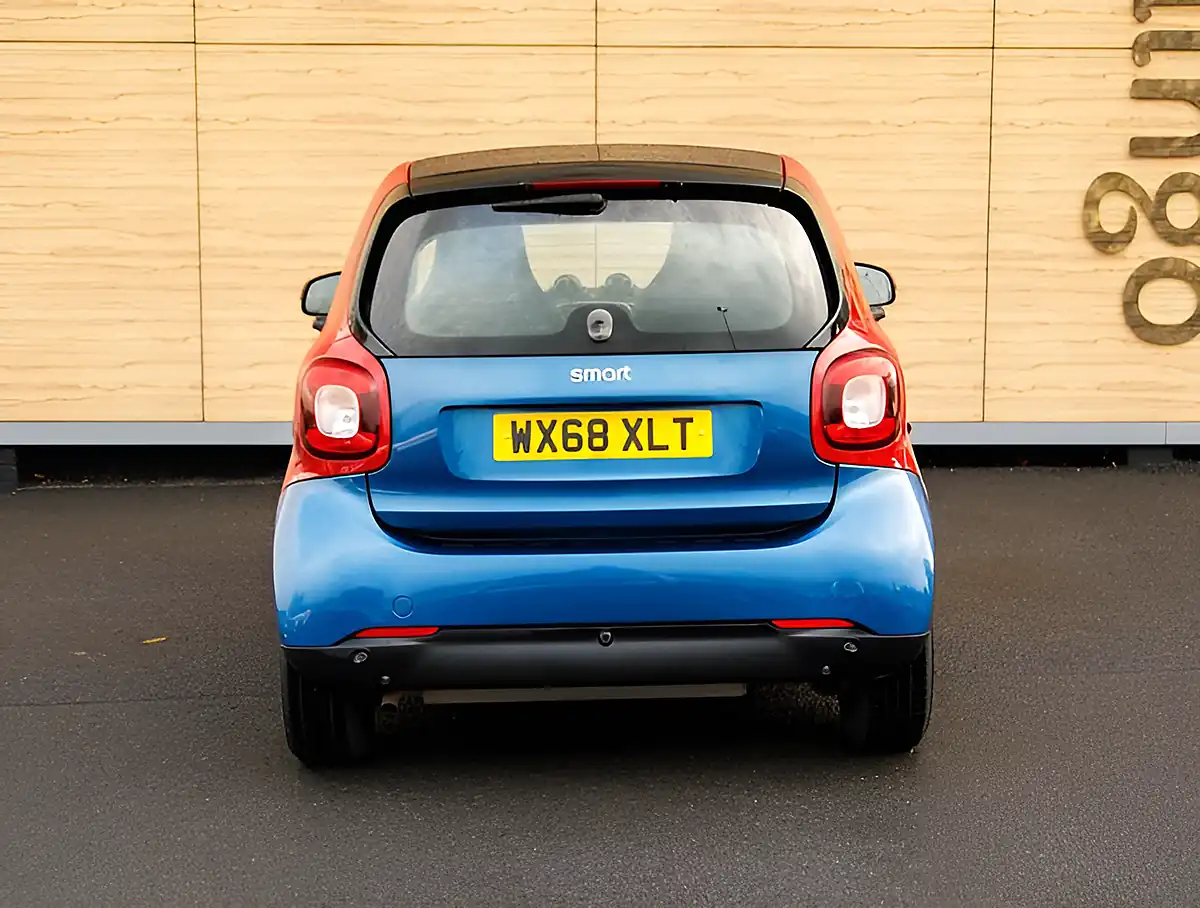 Used 2026 Smart Fortwo Coupe Prime Premium Red - Interior and Exterior details 6