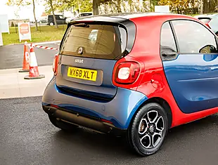 Used 2026 Smart Fortwo Coupe Prime Premium Red - Interior and Exterior details 7