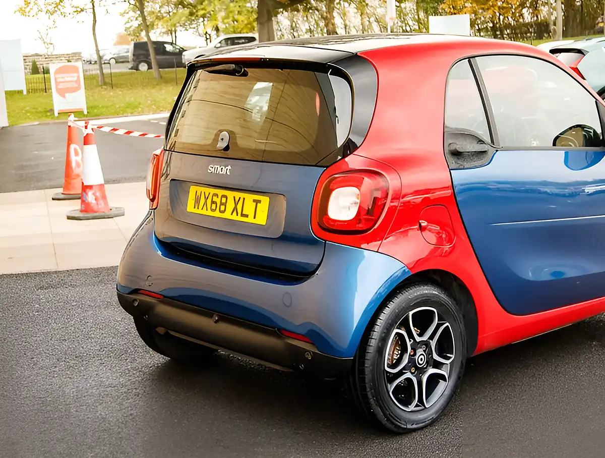 Used 2026 Smart Fortwo Coupe Prime Premium Red - Interior and Exterior details 7