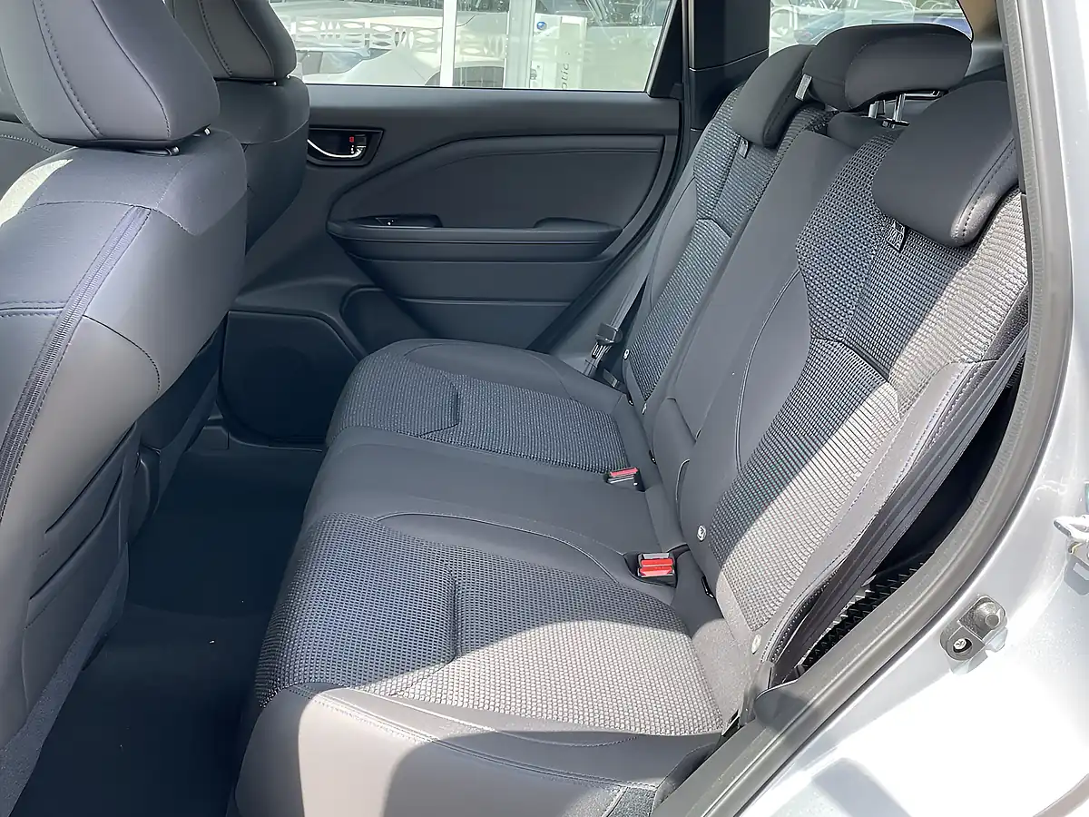 Used 2026 Subaru Forester Limited Silver - Interior and Exterior details 5