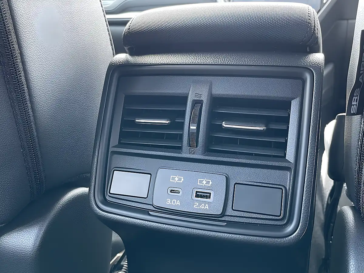 Used 2026 Subaru Forester Limited Silver - Interior and Exterior details 8