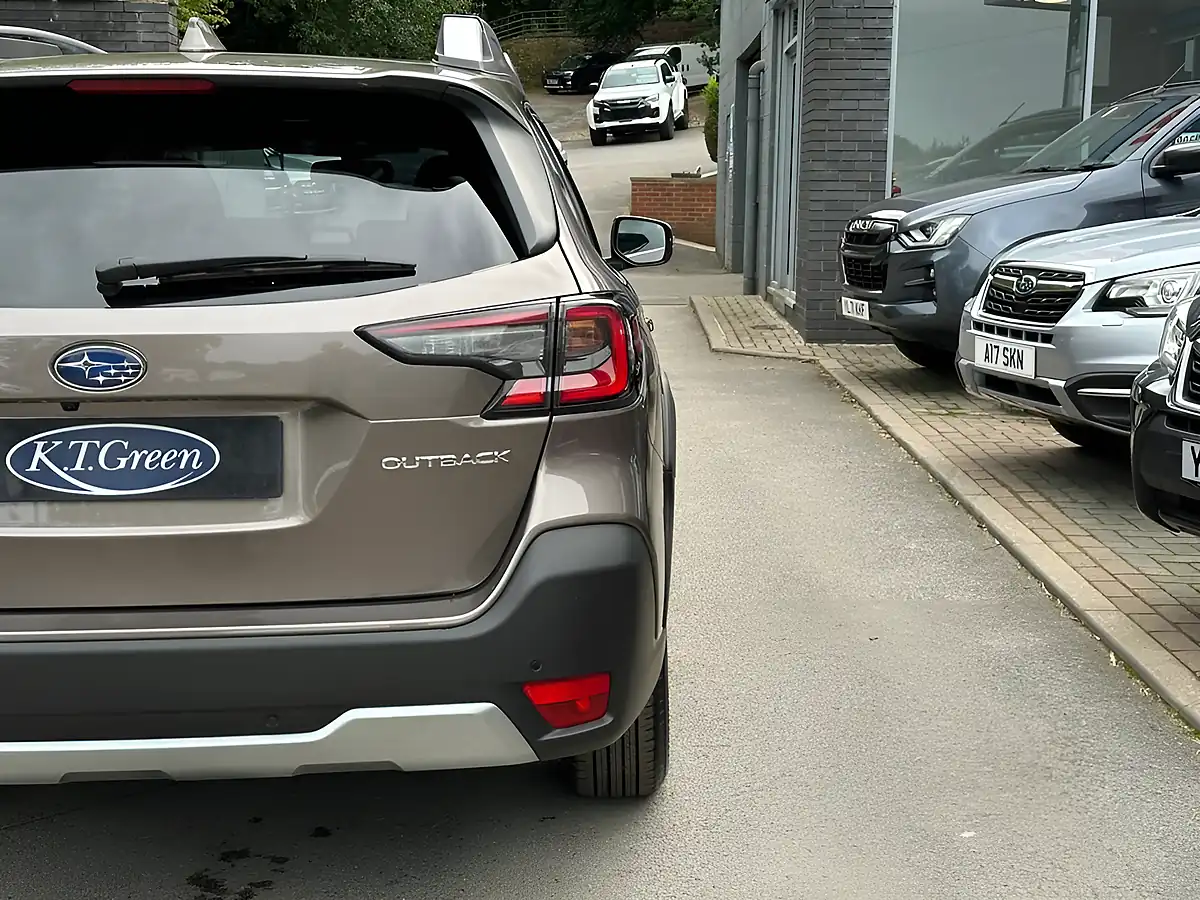 Used 2026 Subaru Outback Touring Brilliant Bronze - Interior and Exterior details 20