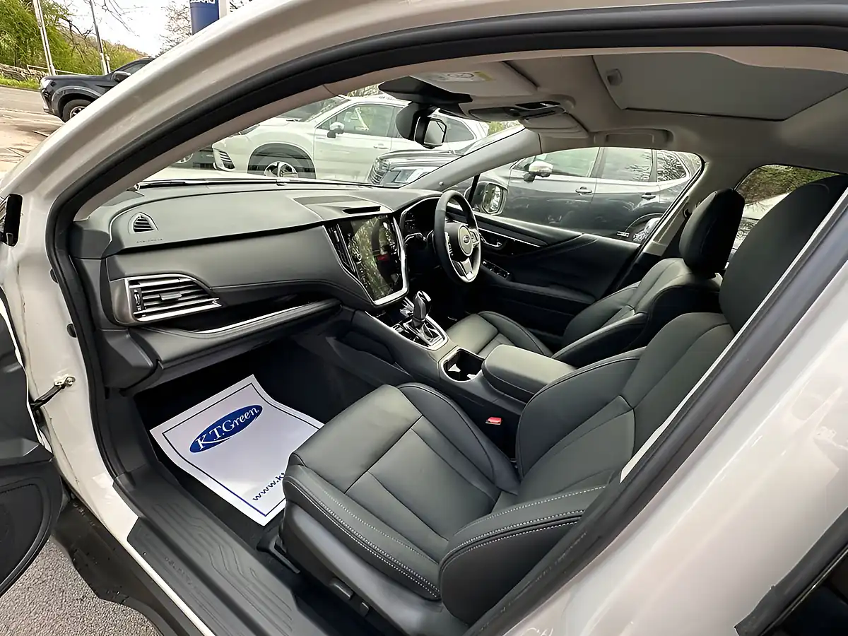 Used 2026 Subaru Outback Touring Crystal White - Interior and Exterior details 10