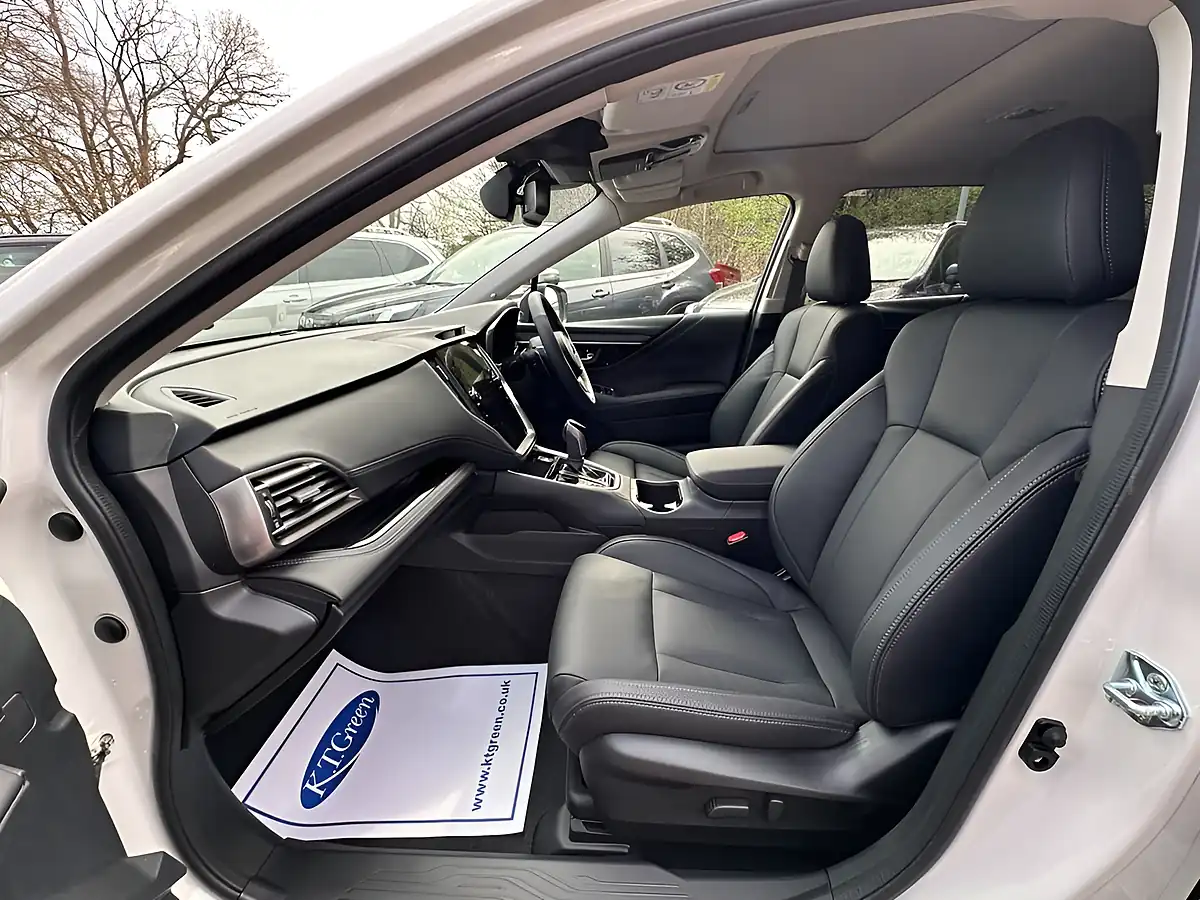 Used 2026 Subaru Outback Touring Crystal White - Interior and Exterior details 11